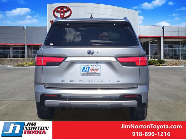 Used 2023 Toyota Sequoia Capstone AWD/4WD image 7