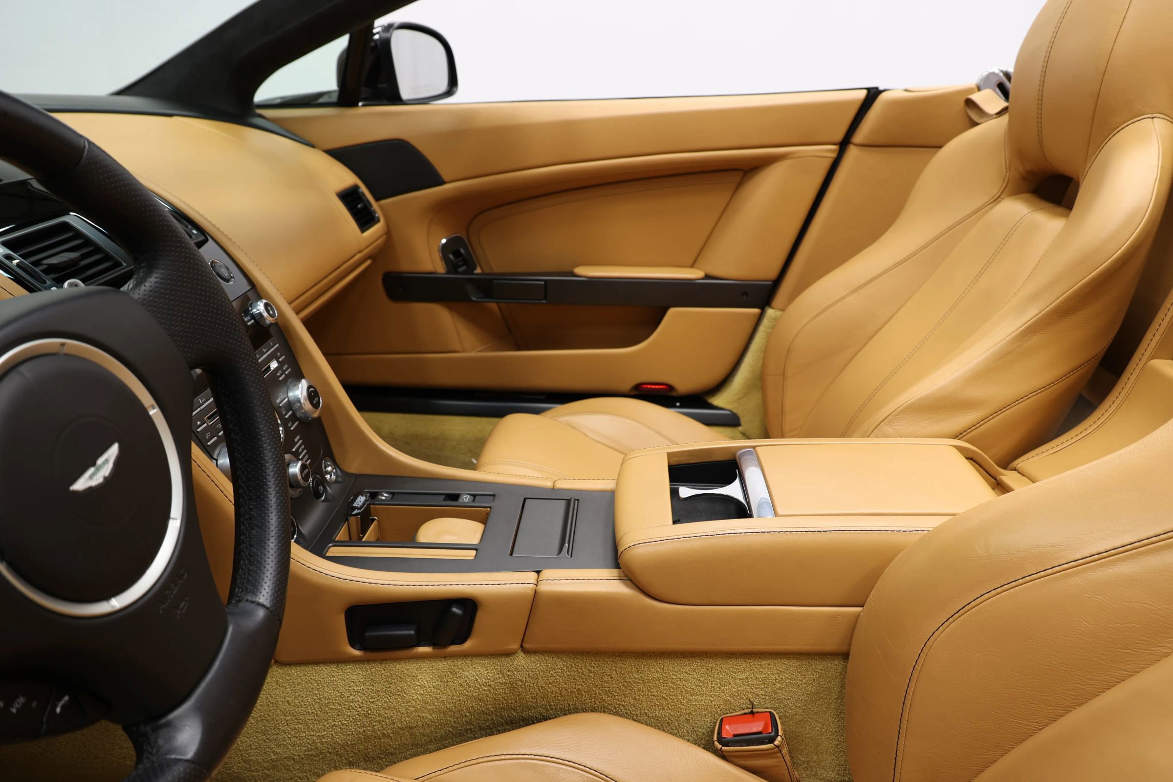 Used 2012 Aston Martin V8 Vantage Roadster image 49
