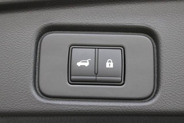 Certified 2026 Nissan Pathfinder SV FWD image 30
