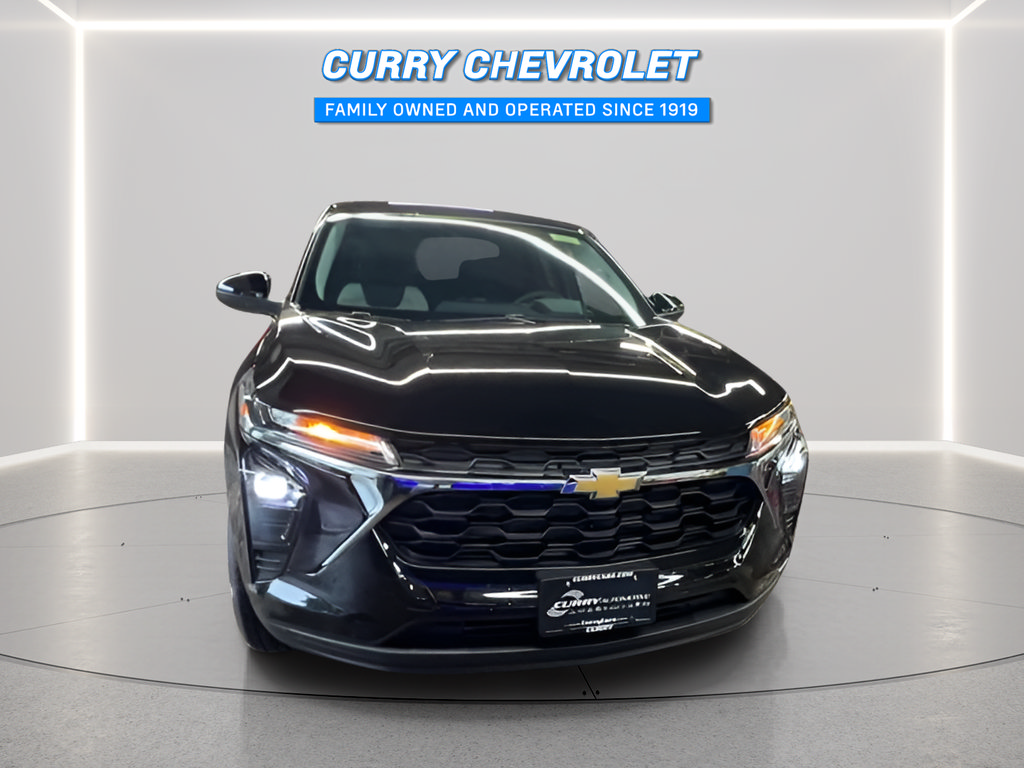 Used 2026 Chevrolet Trax LS w/ LS Convenience Package FWD image 4