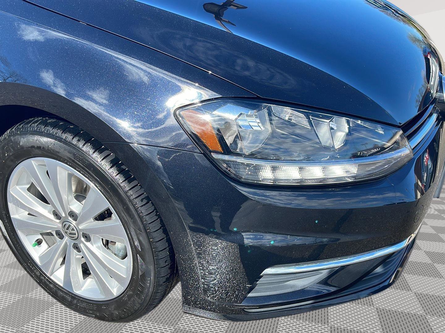 Used 2021 Volkswagen Golf 4-Door image 12