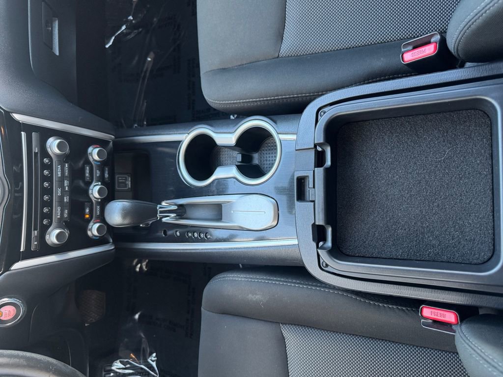 Used 2020 Nissan Pathfinder SV image 22