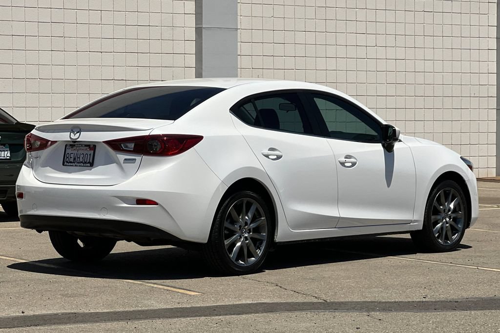 Used 2018 MAZDA MAZDA3 Touring FWD image 5