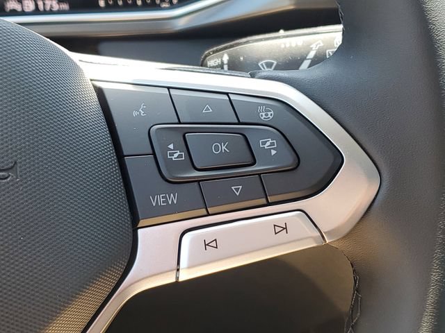 New 2026 Volkswagen Taos SE FWD image 23