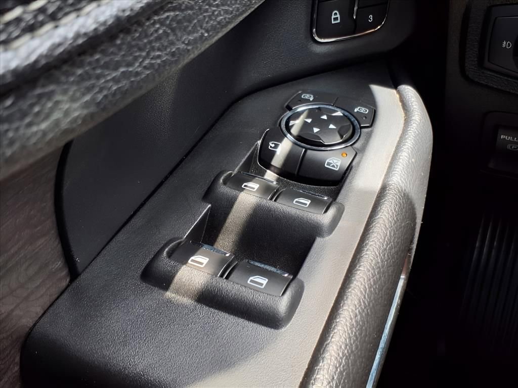 Used 2020 Ford Expedition Limited image 17