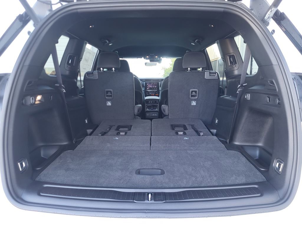 New 2025 Jeep Grand Cherokee L Laredo w/ Luxury Tech Group I RWD image 29