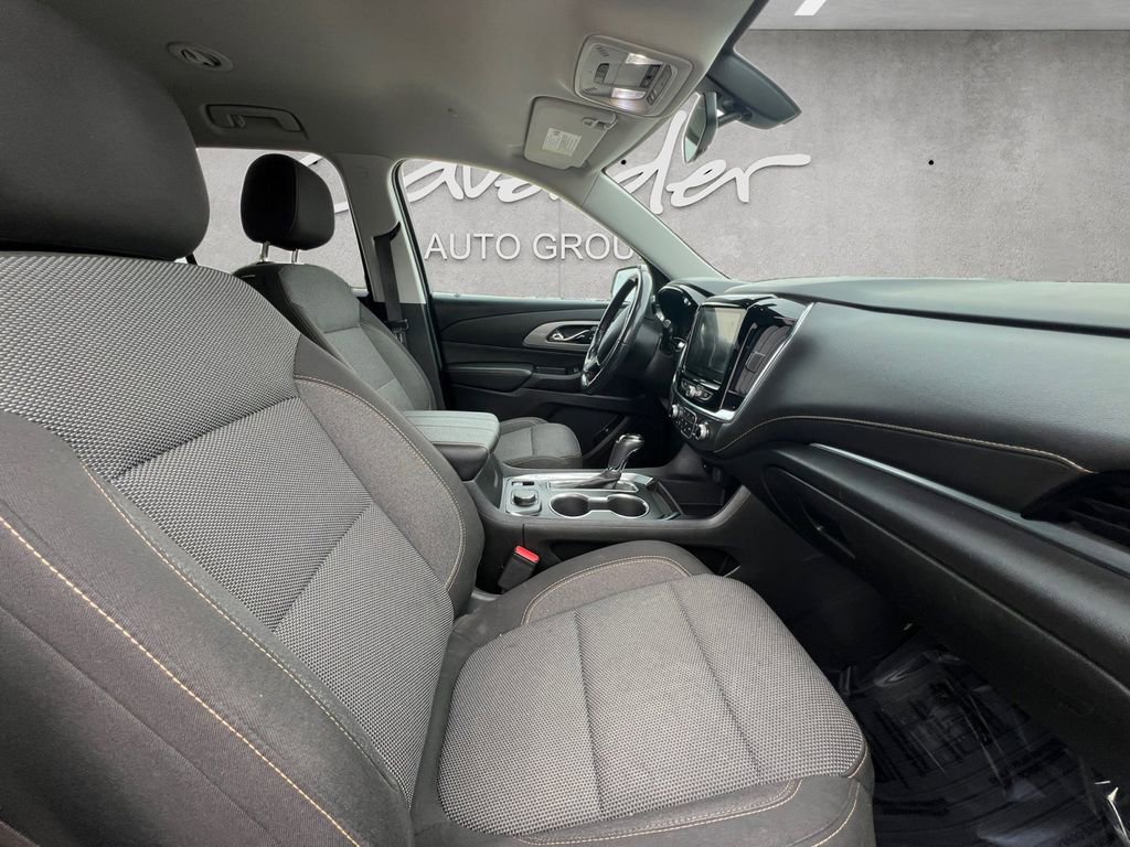 Used 2020 Chevrolet Traverse LT FWD image 24