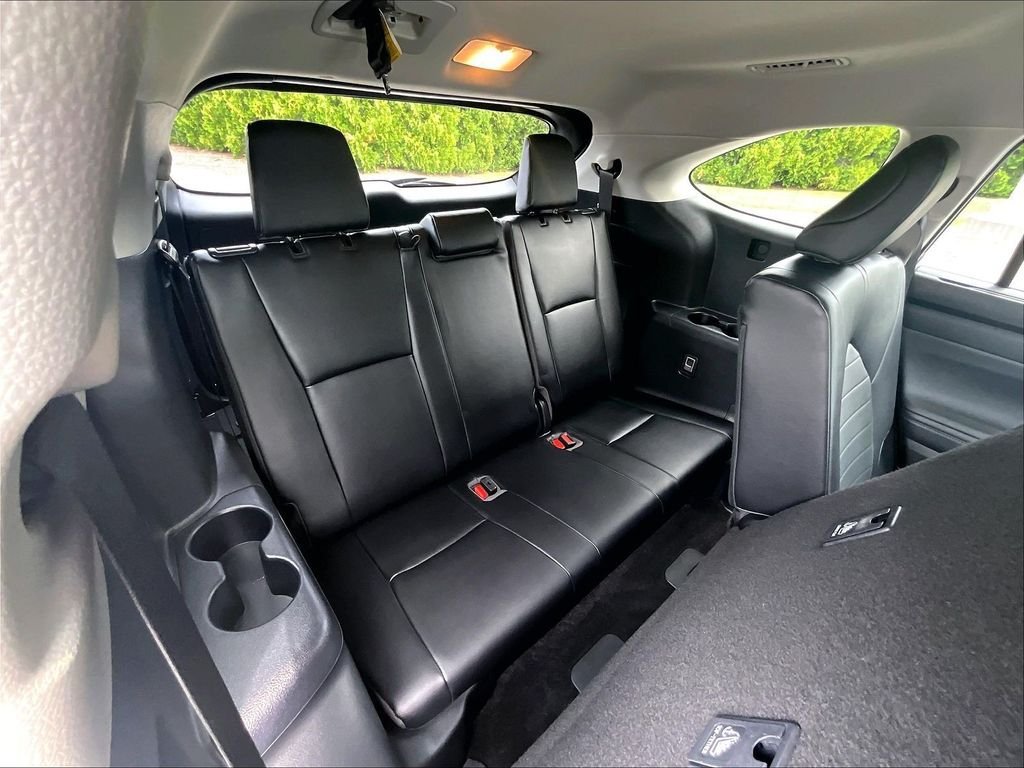 Used 2023 Toyota Highlander XLE AWD/4WD image 17