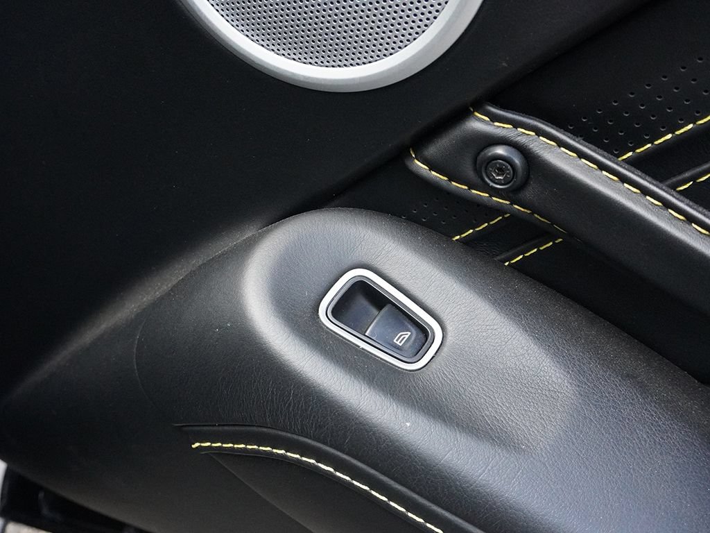 Used 2020 Aston Martin V8 Vantage Coupe RWD image 37