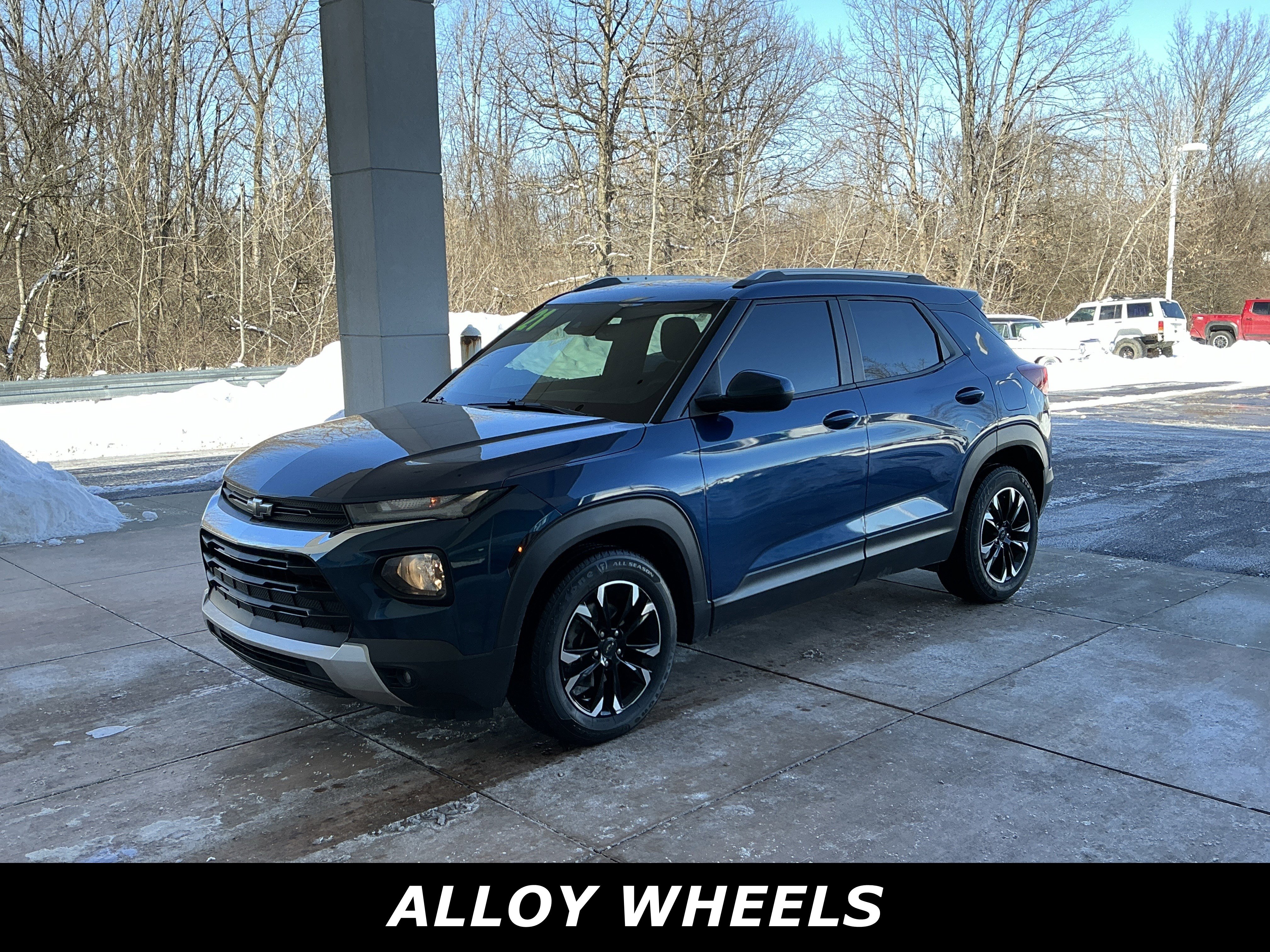 Used 2021 Chevrolet TrailBlazer LT w/ Convenience Package image 3