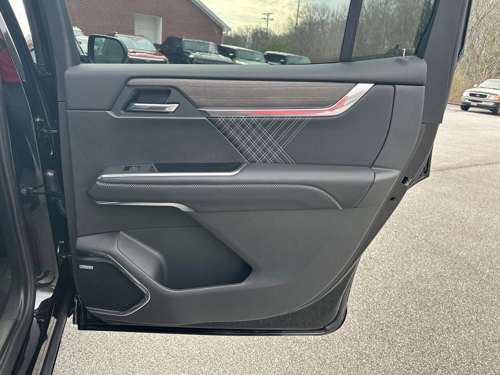 New 2026 GMC Acadia Denali w/ Super Cruise Package image 17