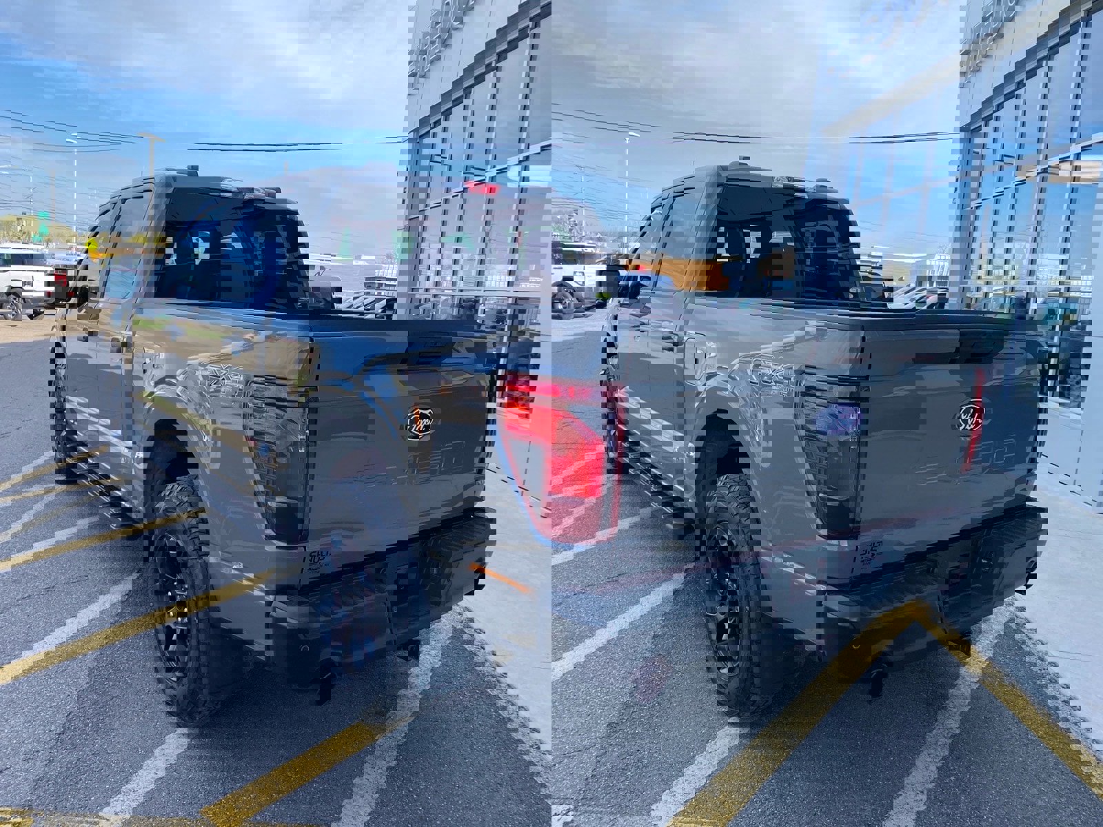 Used 2025 Ford F150 STX w/ Equipment Group 201A FX4 image 3