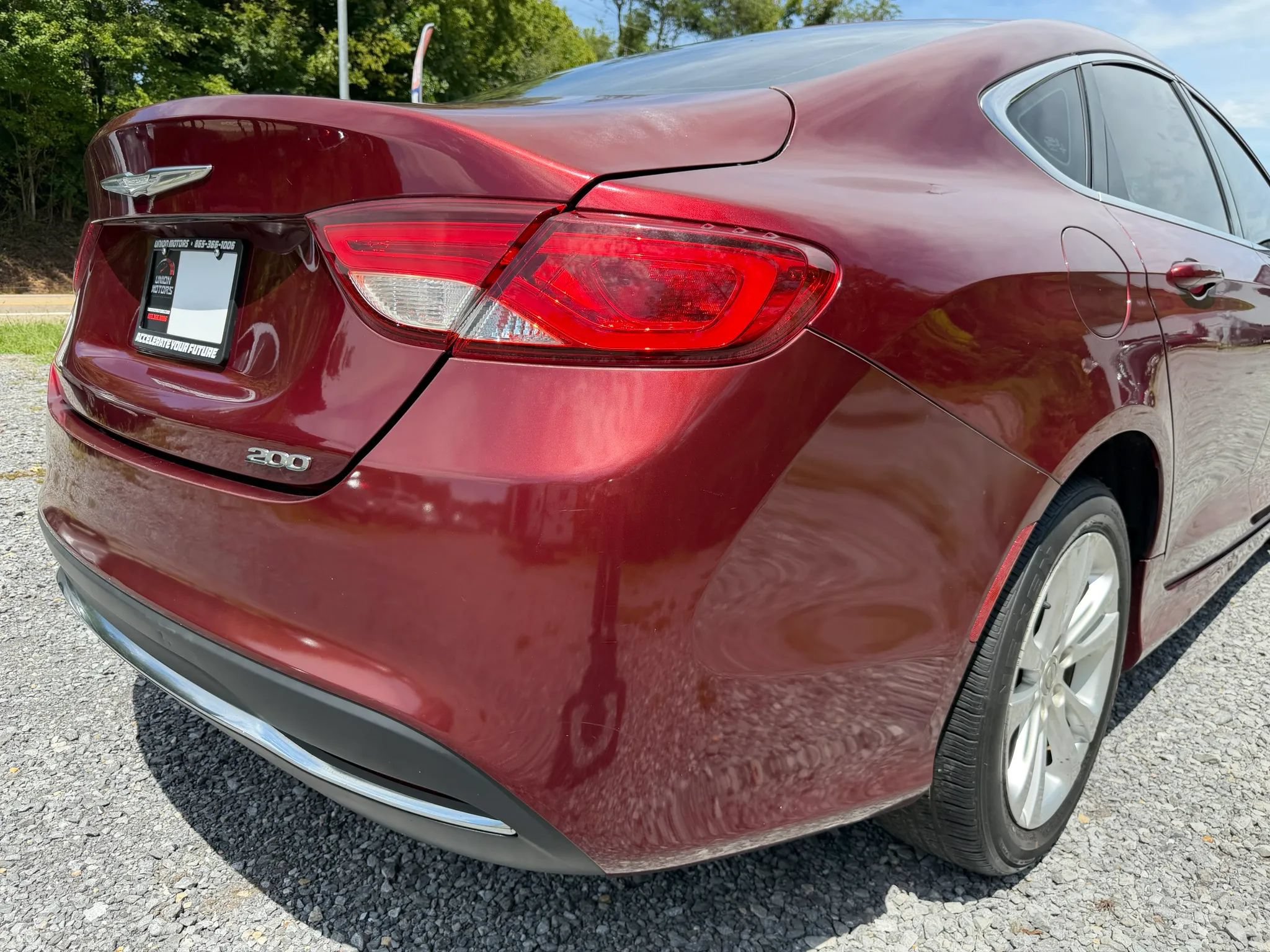 Used 2015 Chrysler 200 Limited FWD image 9