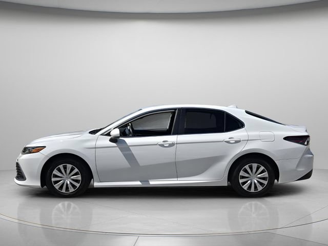 Used 2022 Toyota Camry LE FWD image 3