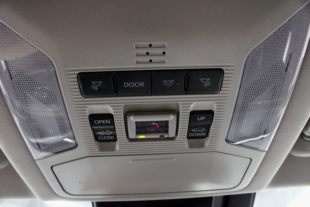 Used 2023 Toyota RAV4 XLE Premium AWD/4WD image 31