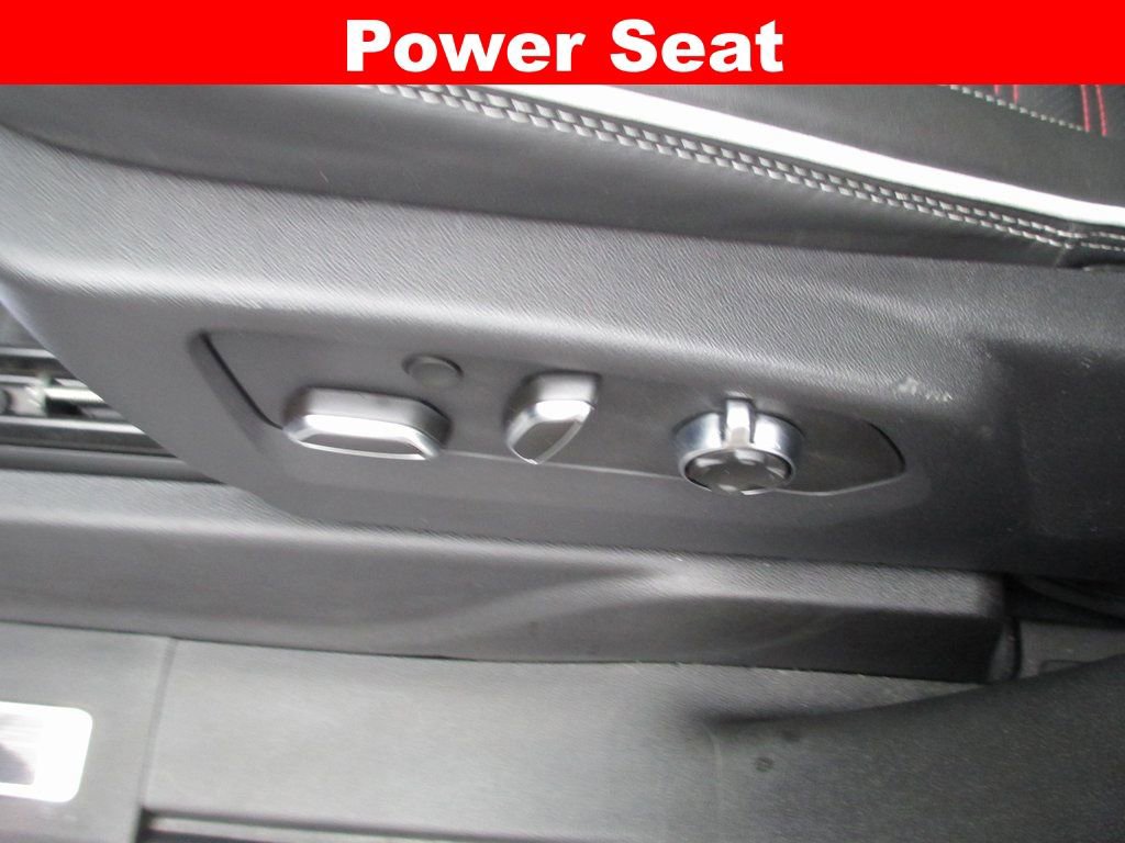 Used 2025 GMC Yukon AT4 Ultimate image 32