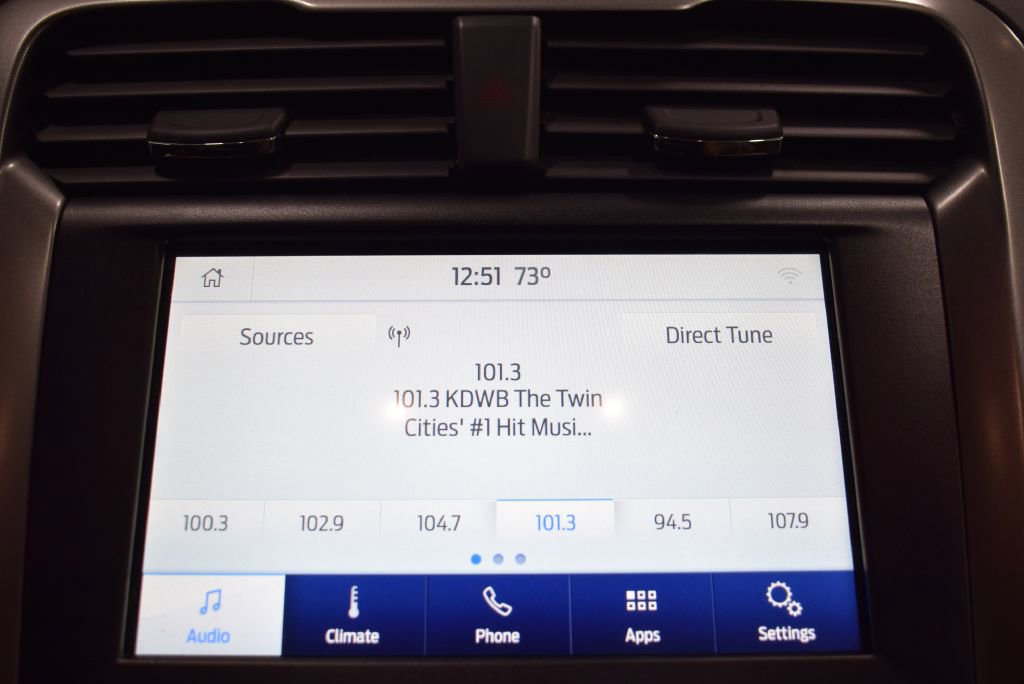 Used 2020 Ford Fusion SE image 24