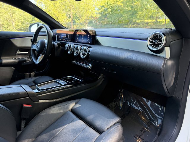 Used 2025 Mercedes-Benz CLA 250 image 36