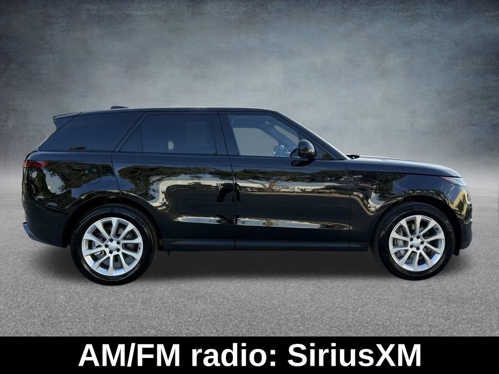 Used 2025 Land Rover Range Rover Sport SE image 5