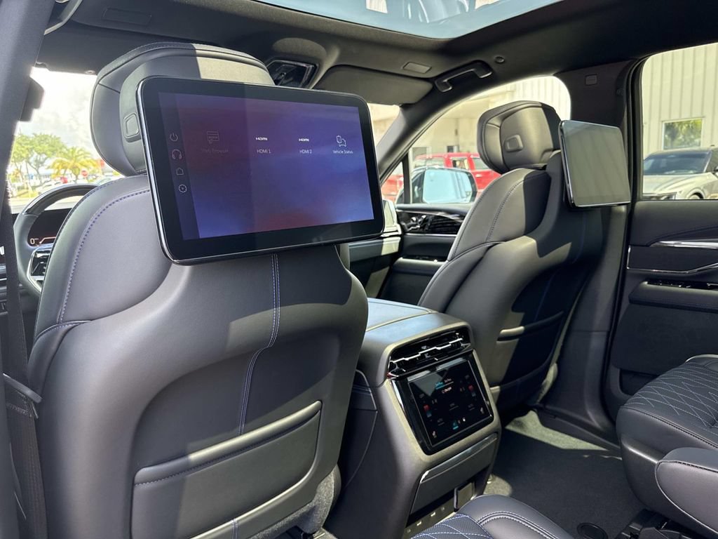 New 2026 Cadillac Escalade IQL Luxury w/ LPO, Radiant Package AWD/4WD image 20
