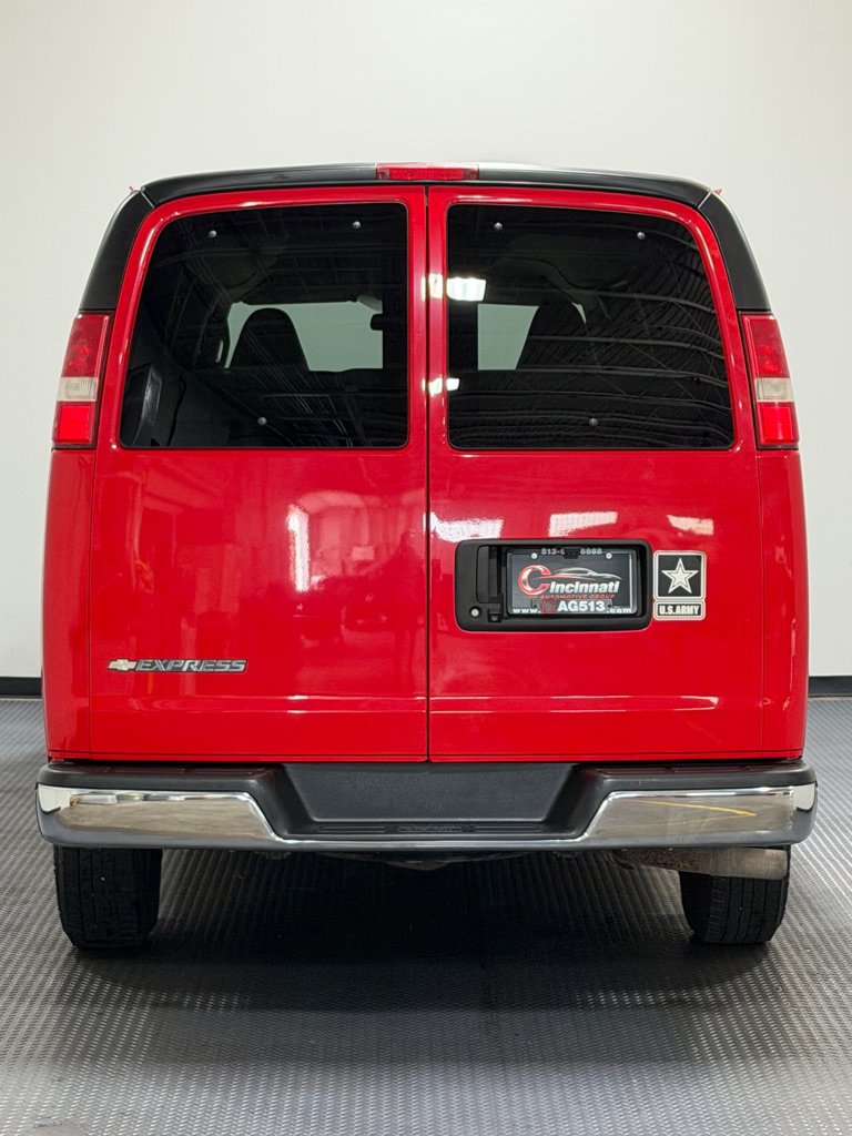 Used 2017 Chevrolet Express 3500 LT w/ LT Preferred Equipment Group RWD image 6