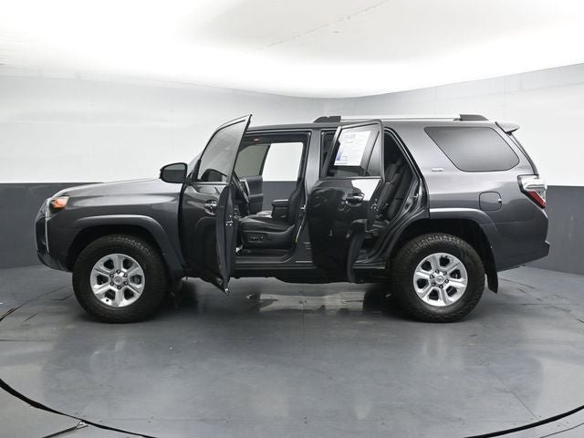 Used 2022 Toyota 4Runner SR5 Premium w/ Moonroof Package AWD/4WD image 36