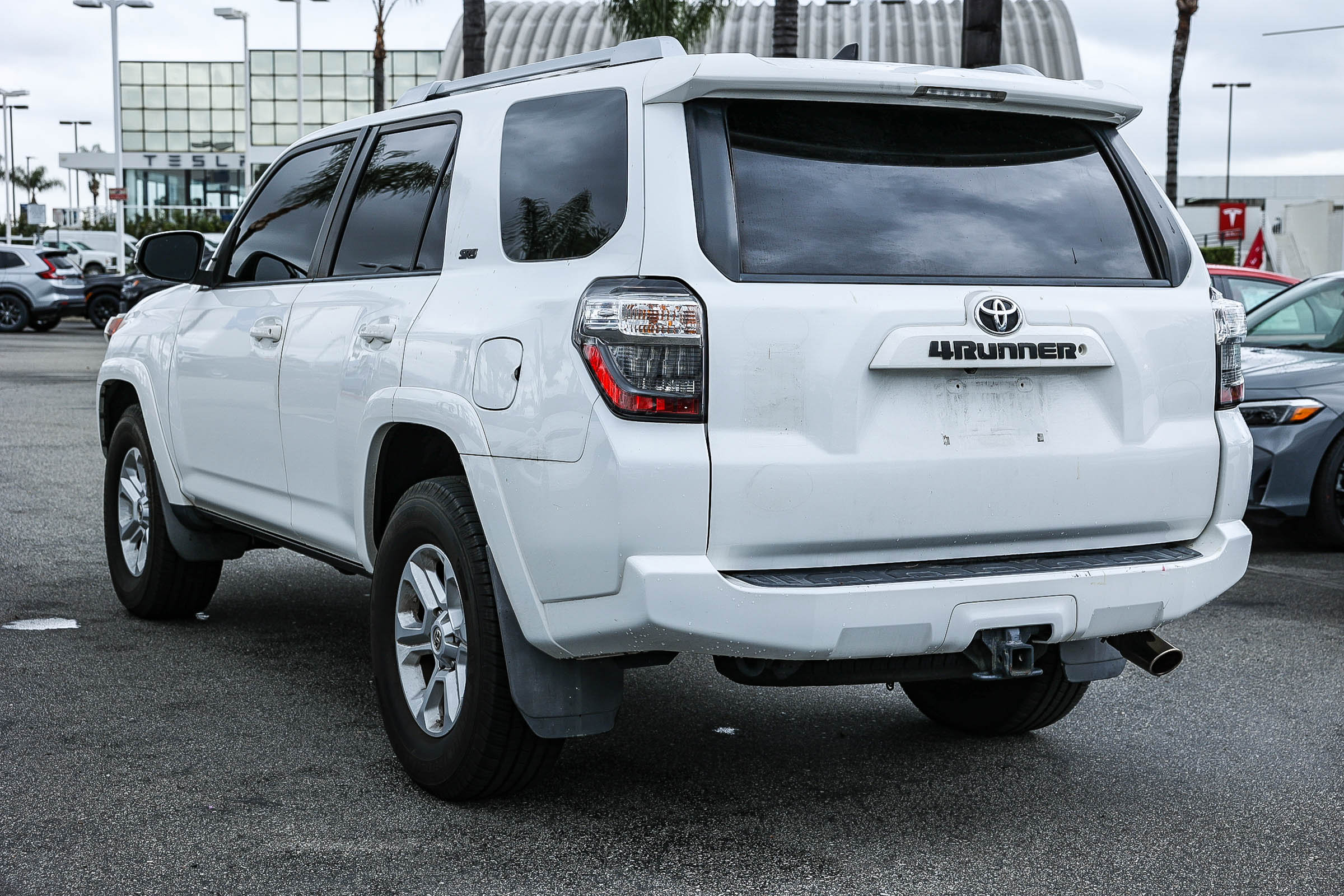 Used 2016 Toyota 4Runner SR5 image 4