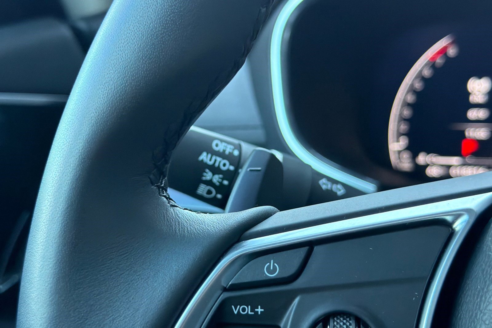 Certified 2025 Acura MDX SH-AWD w/ Technology Package image 34