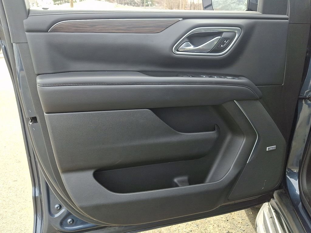 Used 2021 Chevrolet Tahoe LT w/ LT Signature Package image 12