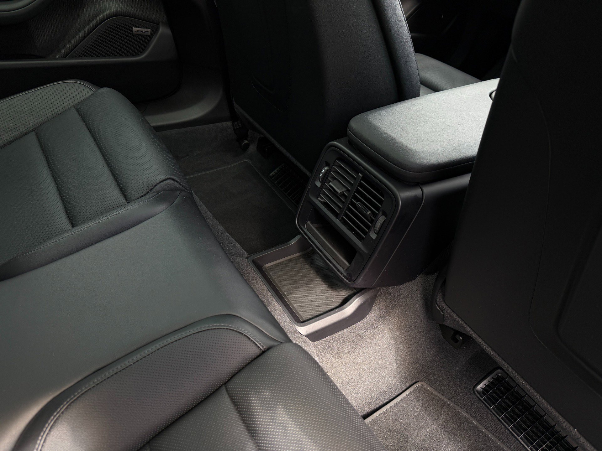 Used 2022 Porsche Taycan image 20