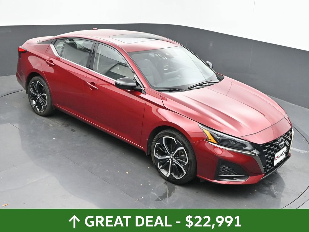 Used 2024 Nissan Altima 2.5 SR w/ SR Premium Package image 41