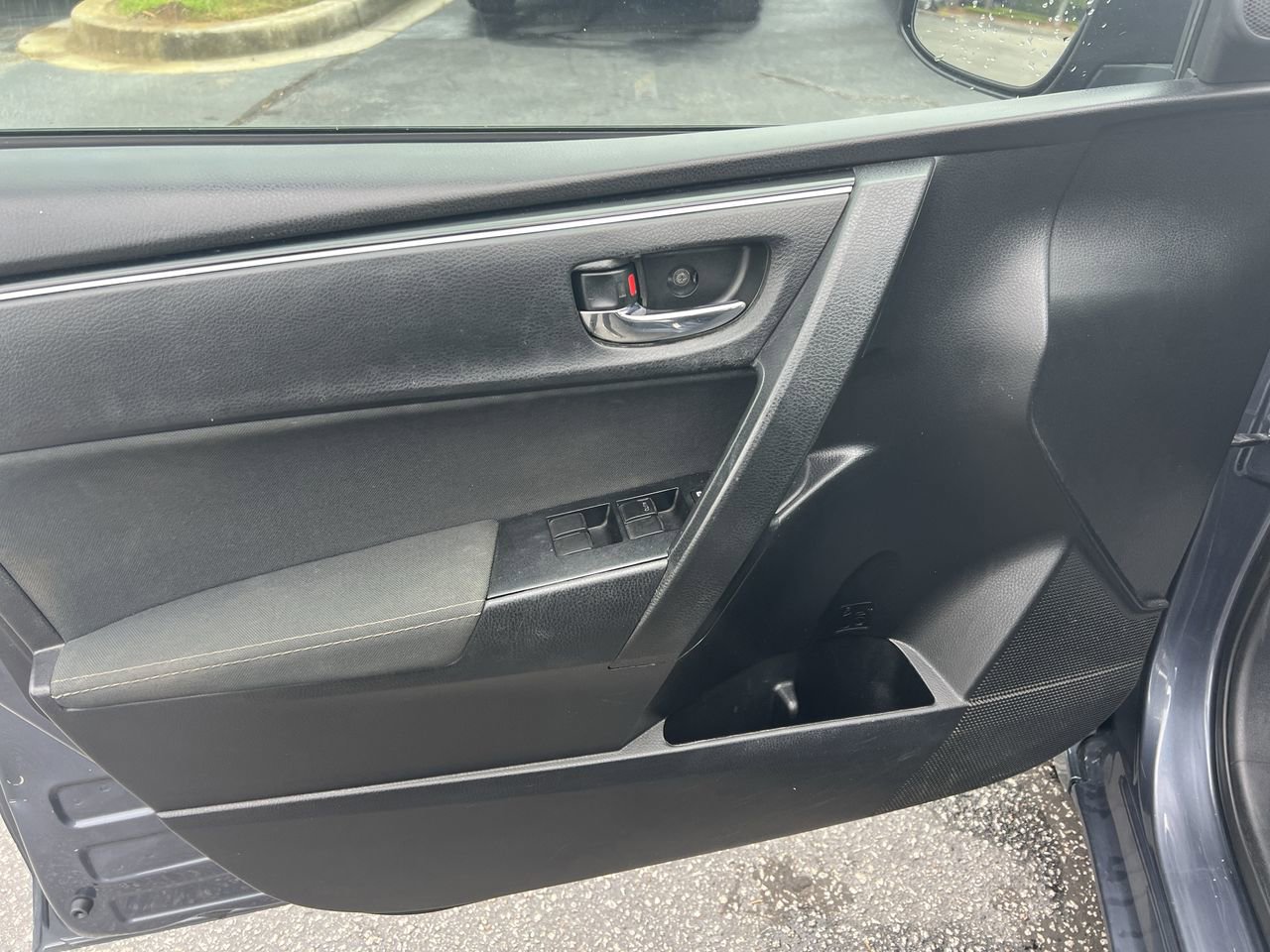 Used 2017 Toyota Corolla LE FWD image 14
