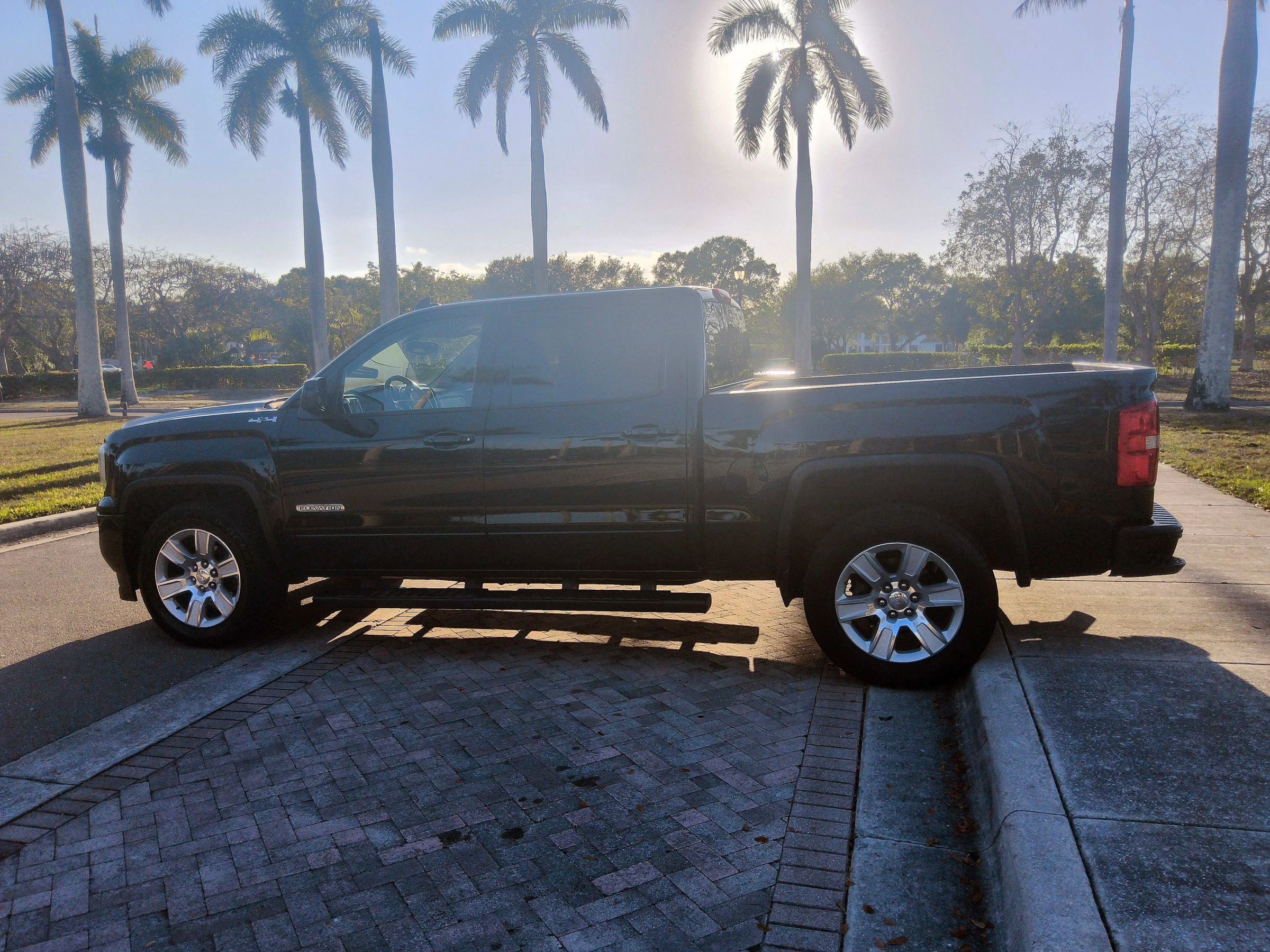 Used 2017 GMC Sierra 1500 SLE w/ SLE Value Package image 14