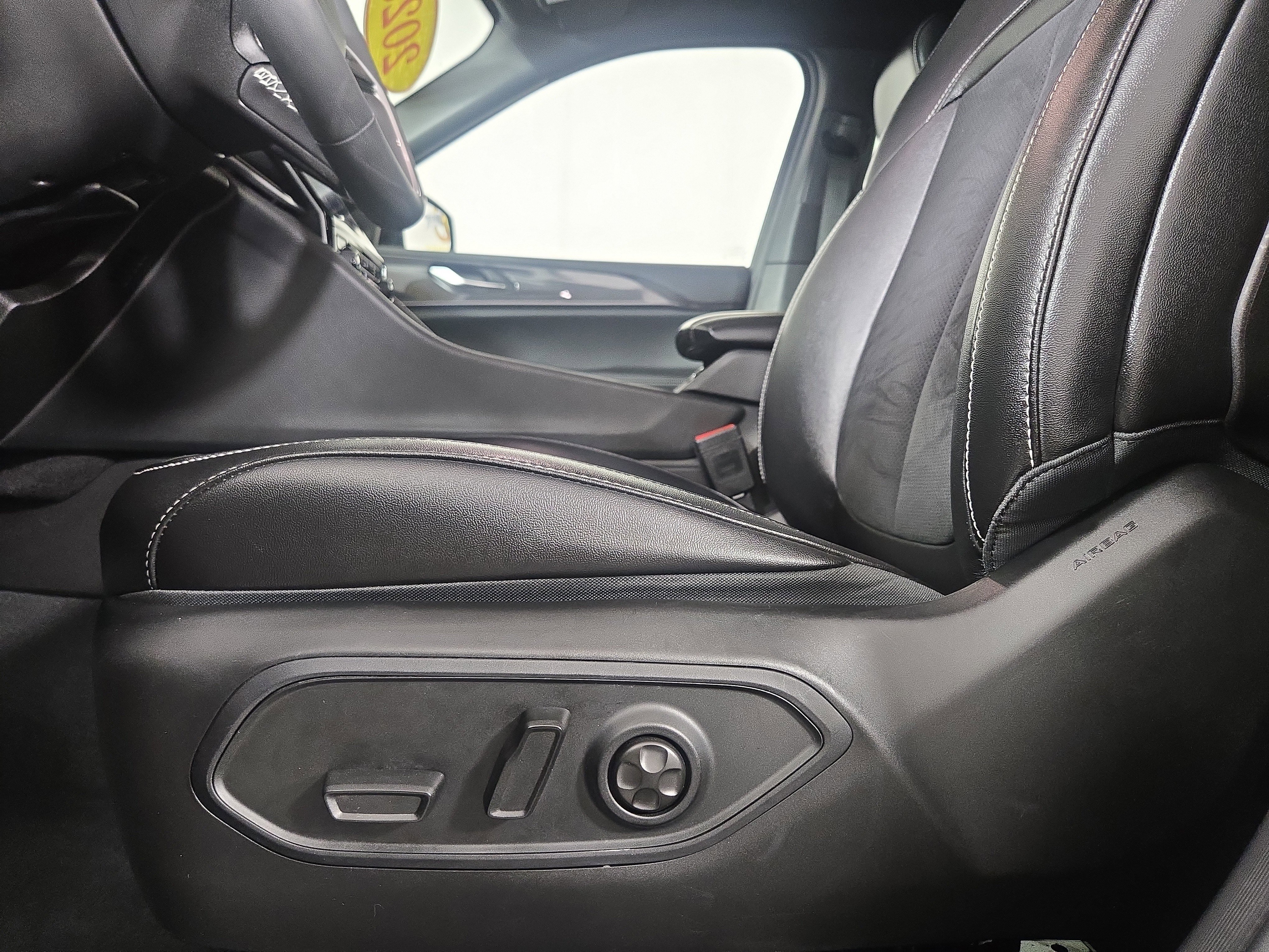 Used 2023 Jeep Grand Cherokee L Laredo AWD/4WD image 33