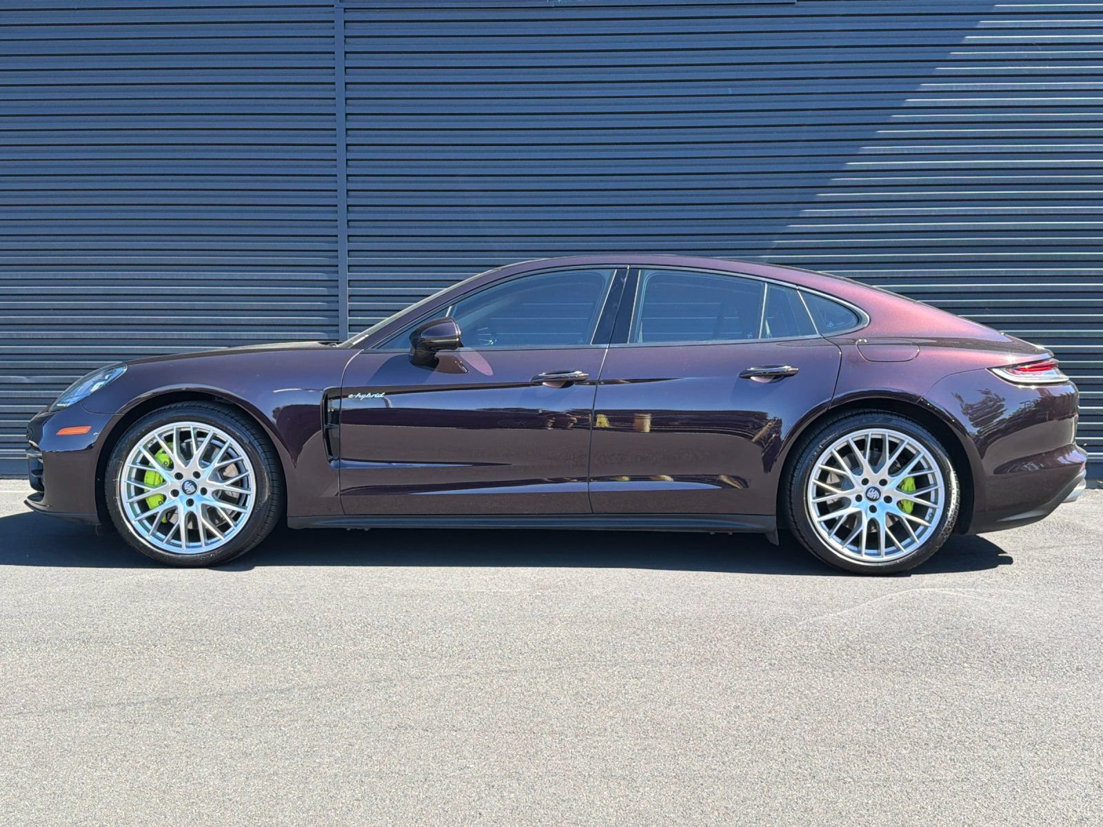 Used 2023 Porsche Panamera AWD/4WD image 3