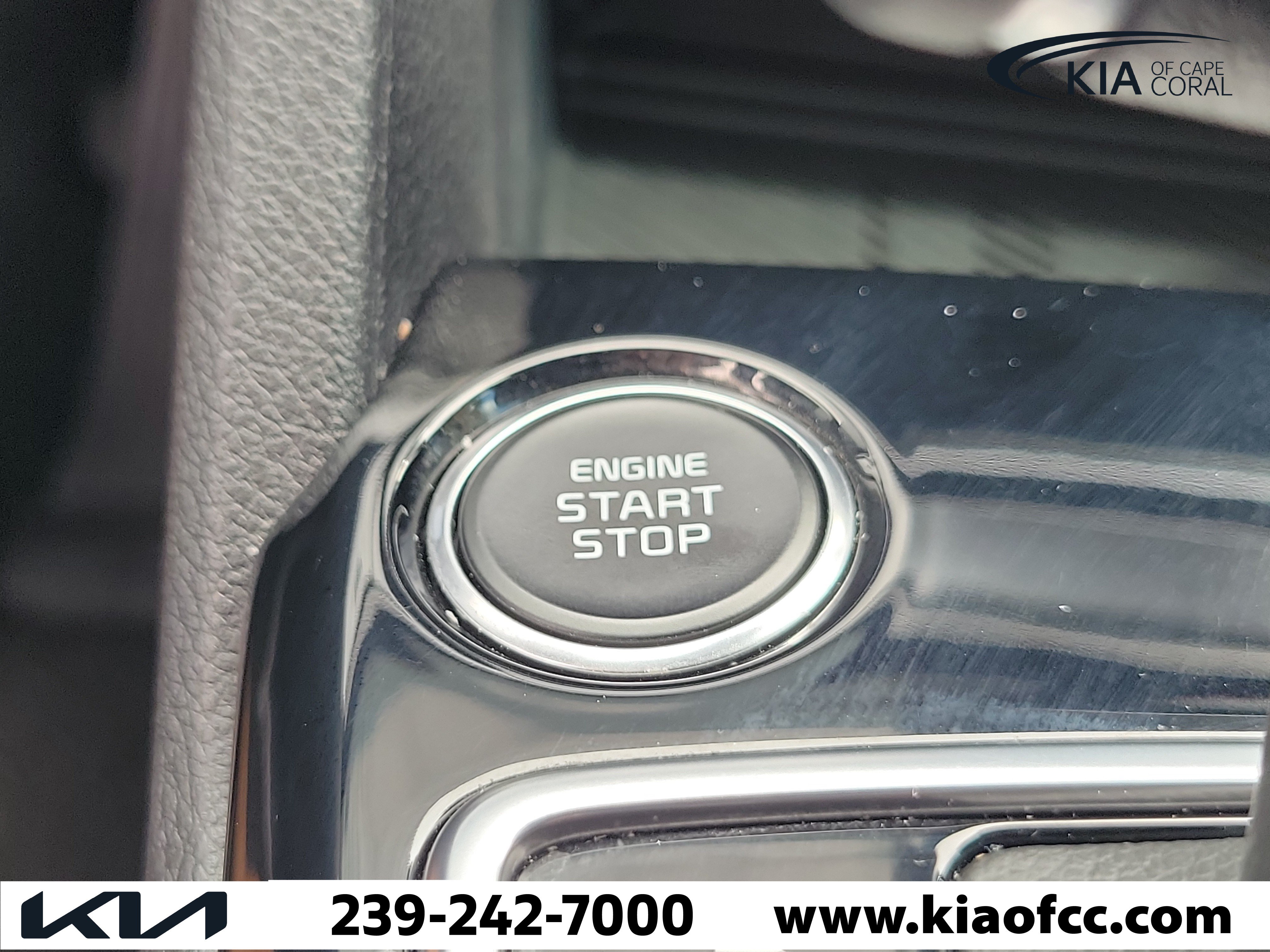 Certified 2025 Kia Sportage EX FWD image 30
