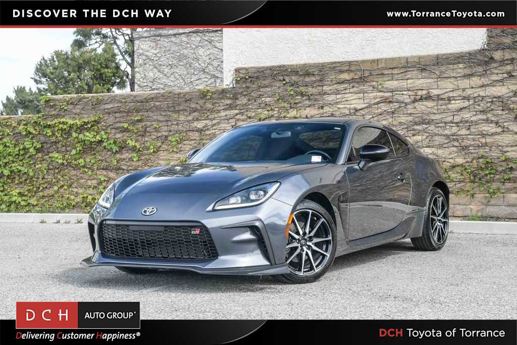 Used 2024 Toyota GR86 image 1
