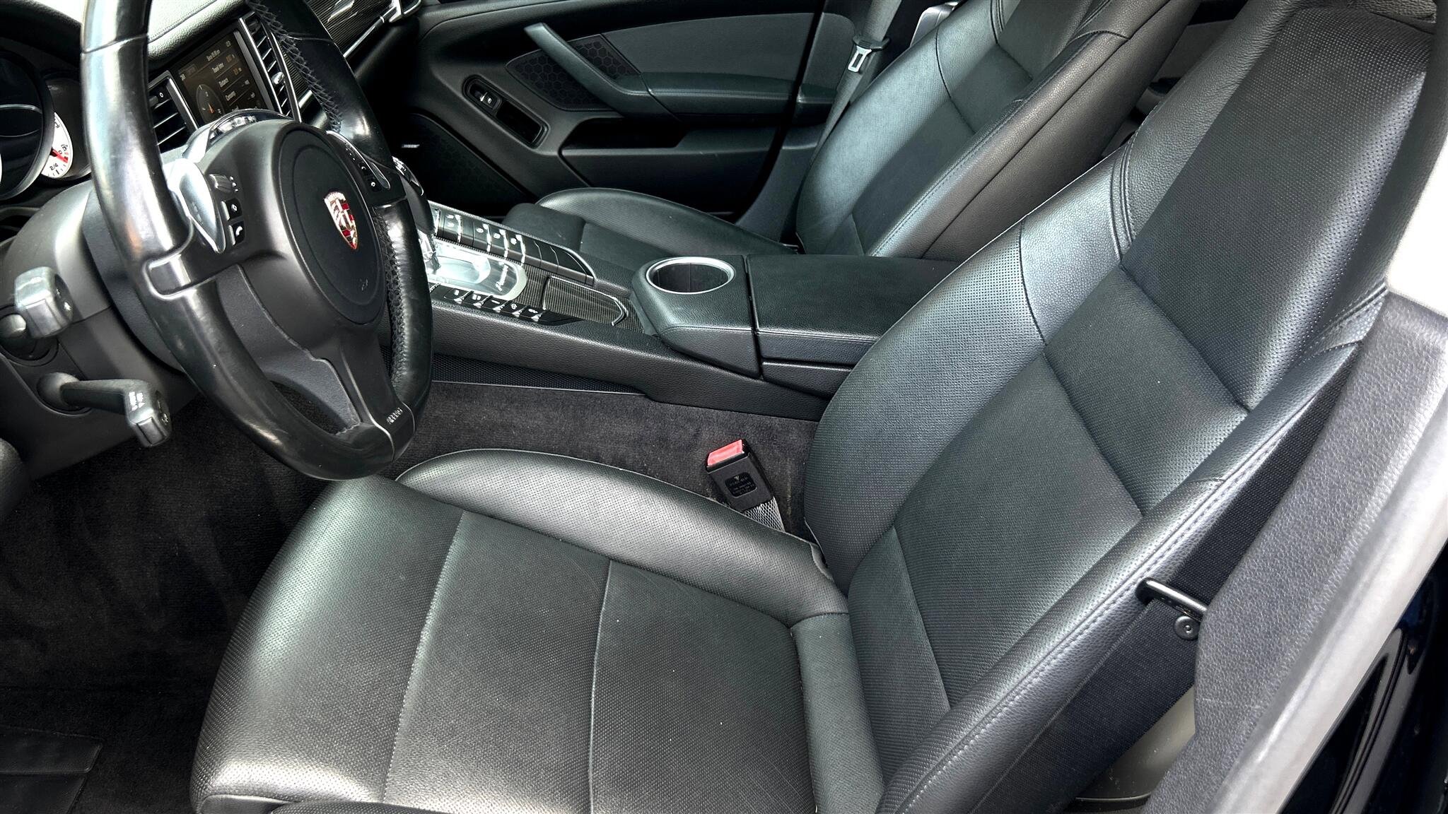 Used 2015 Porsche Panamera 4S image 9