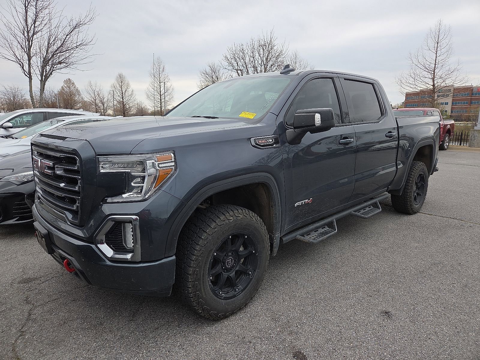 Used 2021 GMC Sierra 1500 AT4 image 2