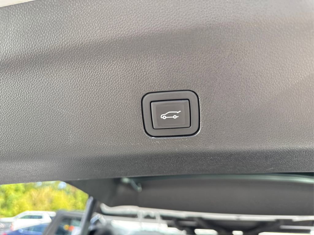 Used 2023 Chevrolet Tahoe High Country image 14