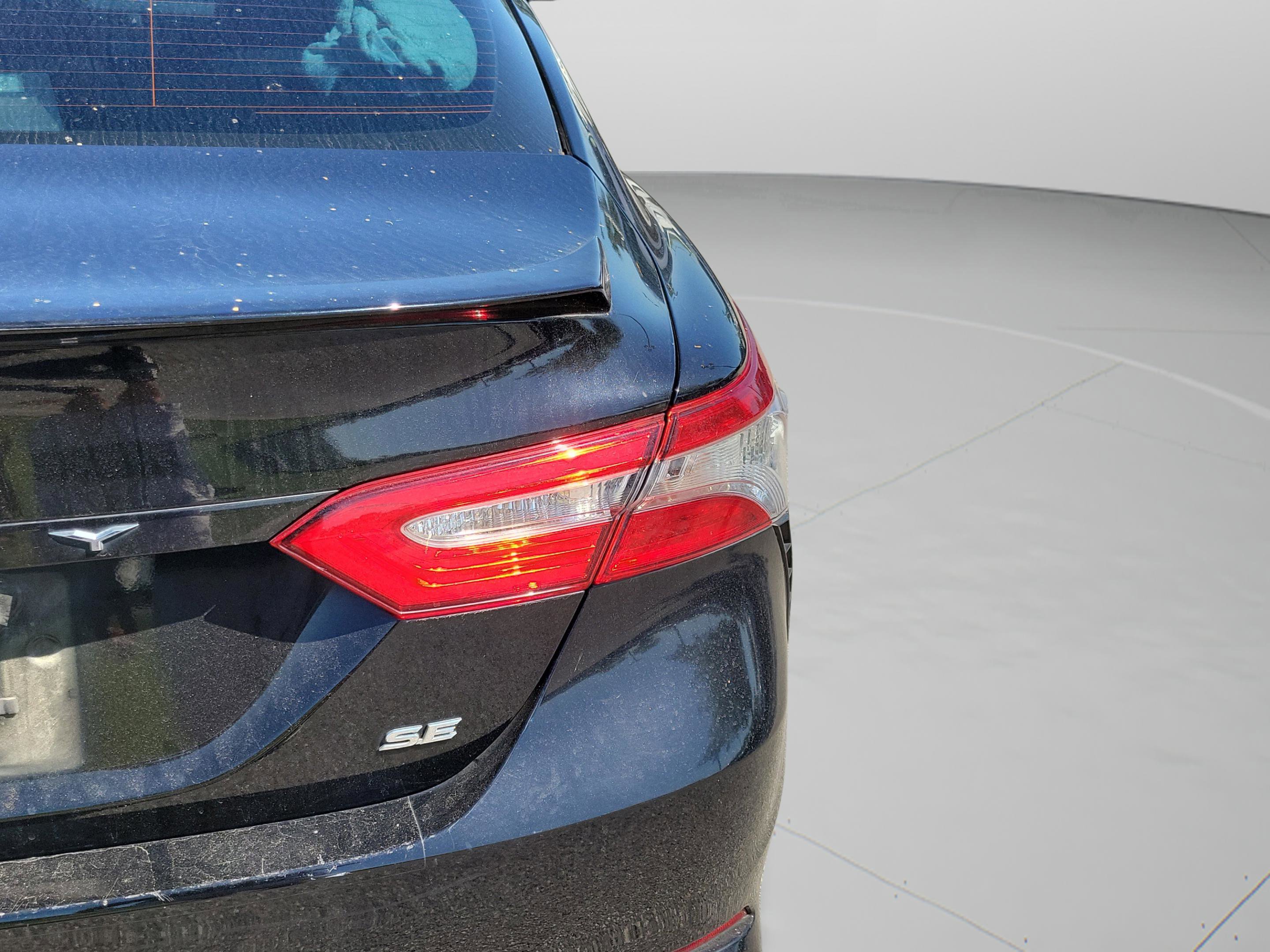 Used 2018 Toyota Camry SE FWD image 21