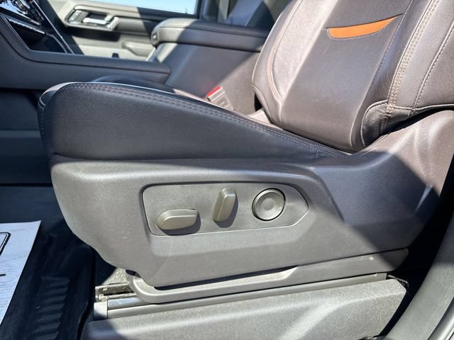 Used 2024 GMC Sierra 2500 AT4 w/ Technology Package AWD/4WD image 12