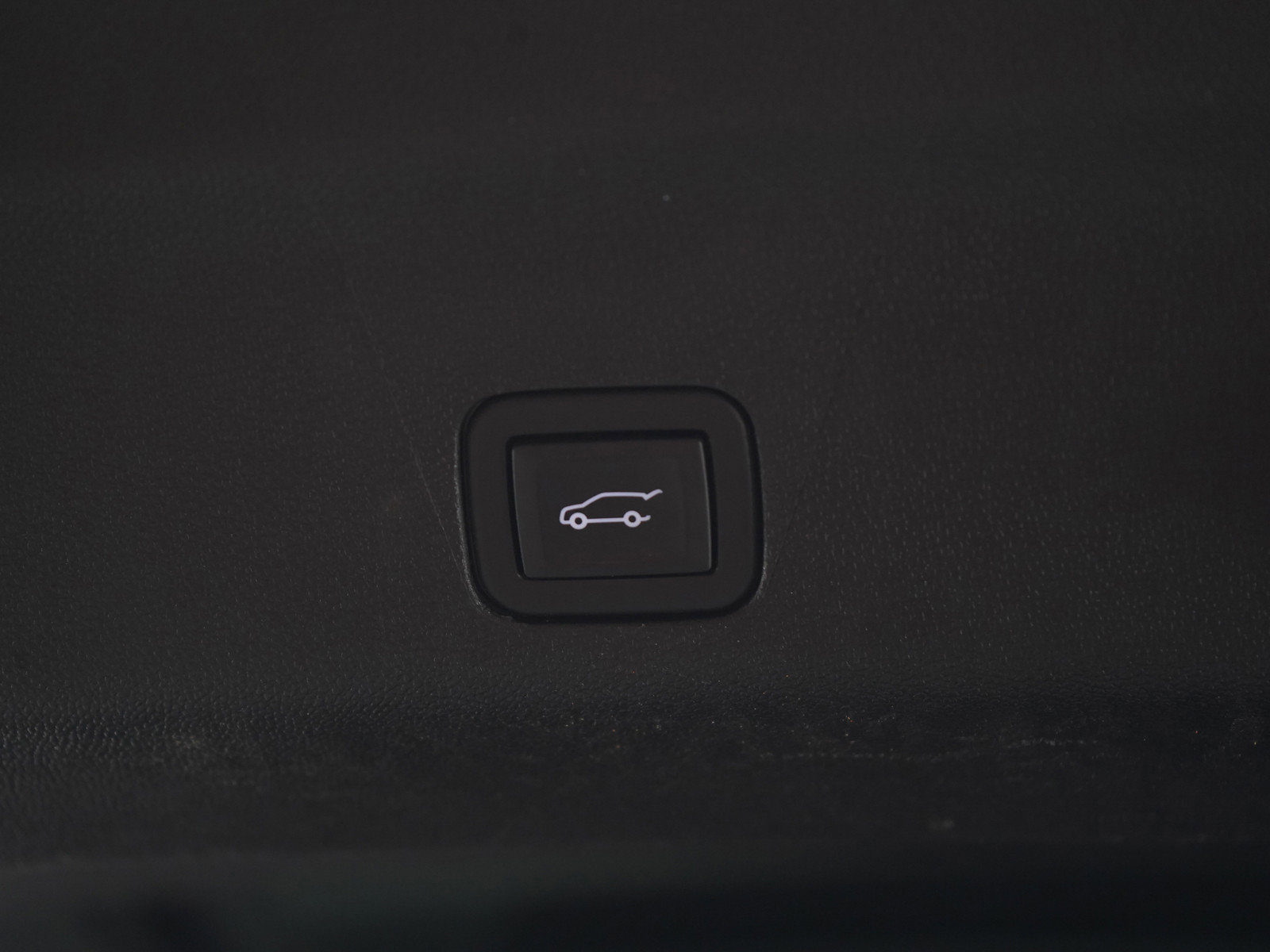 Used 2023 GMC Yukon XL SLT image 19