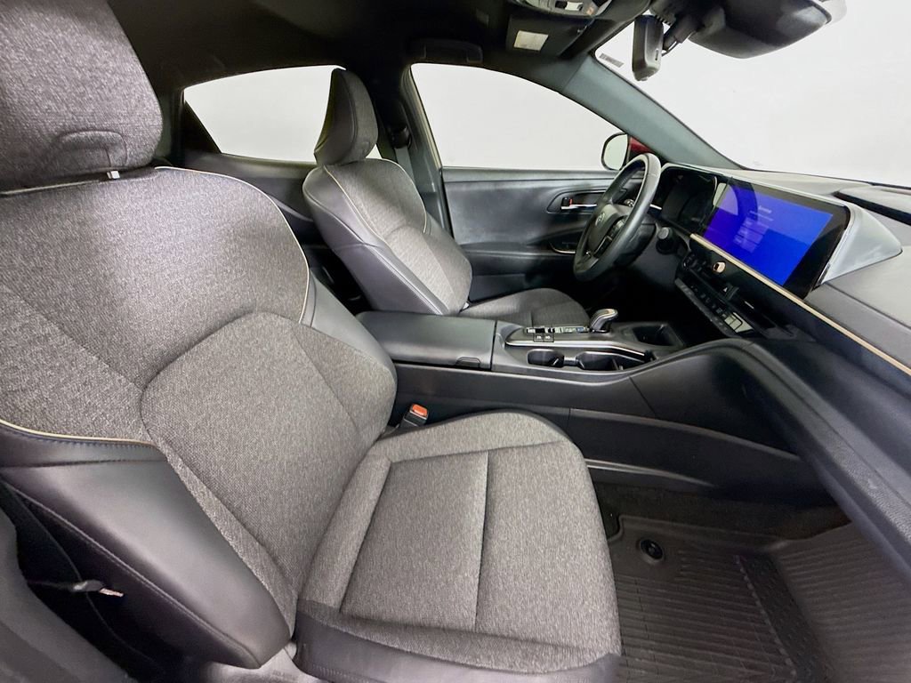 Certified 2023 Toyota Crown XLE image 30