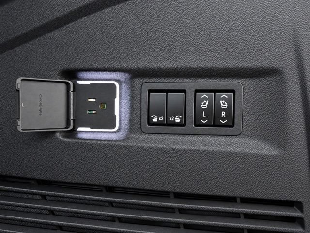 Used 2021 GMC Yukon XL Denali AWD/4WD image 14