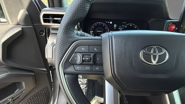 Used 2025 Toyota Tacoma TRD Off-Road AWD/4WD image 22