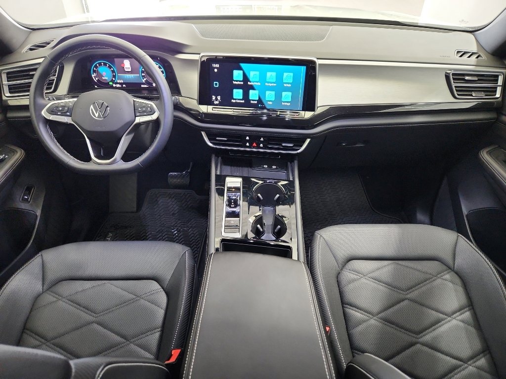 Certified 2025 Volkswagen Atlas Cross Sport SE FWD image 7