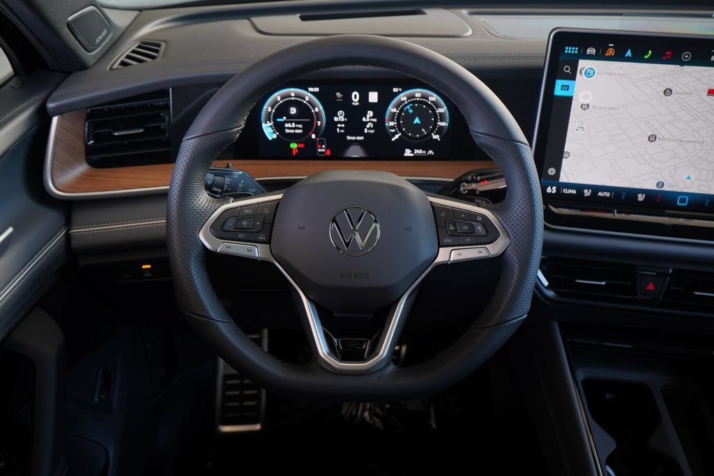 New 2026 Volkswagen Tiguan SEL R-Line AWD/4WD image 9