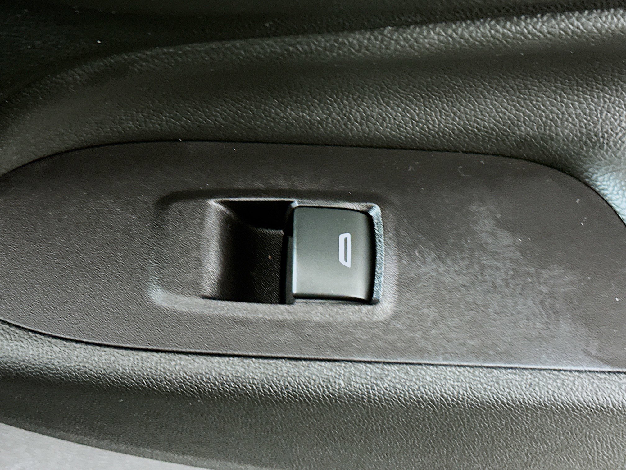 Used 2020 Chevrolet Equinox LT FWD image 29