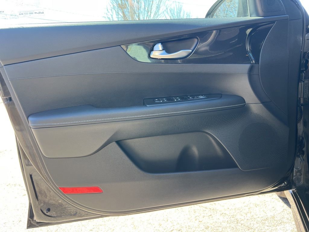 Certified 2023 Kia Forte GT-Line image 10